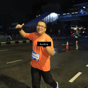 Runner Photo 7900005