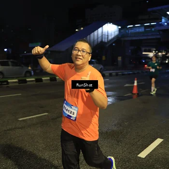 Runner Photo 7900006