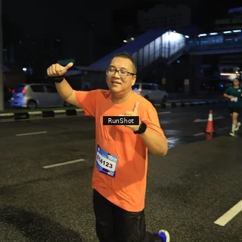Runner Photo 7900009