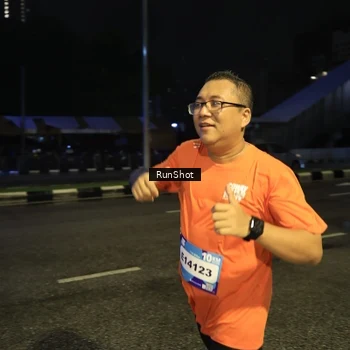 Runner Photo 7900021