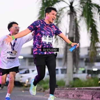 Runner Photo 7900024