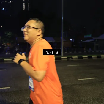 Runner Photo 7900025