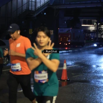 Runner Photo 7900053