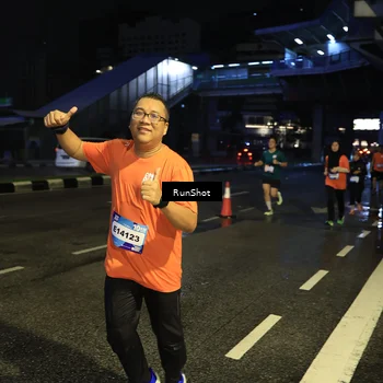 Runner Photo 7900062