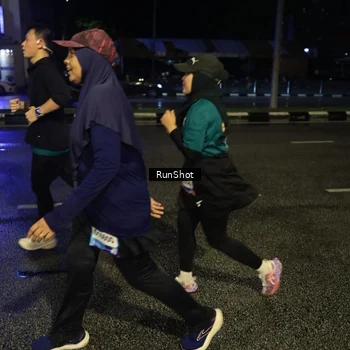 Runner Photo 7900112