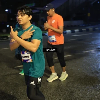 Runner Photo 7900152