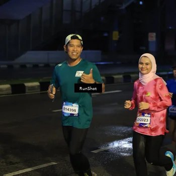 Runner Photo 7900191