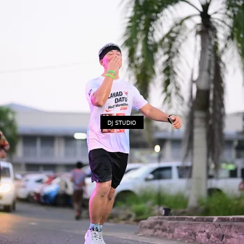 Runner Photo 7900200