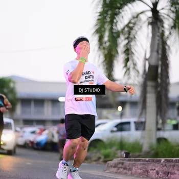 Runner Photo 7900201