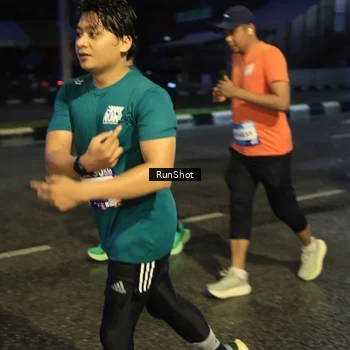 Runner Photo 7900212
