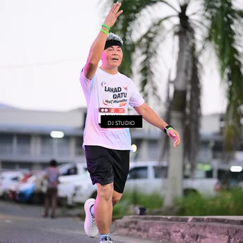 Runner Photo 7900213