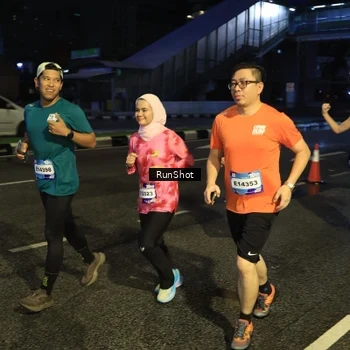Runner Photo 7900215