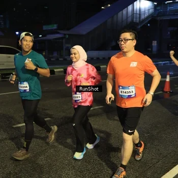 Runner Photo 7900216