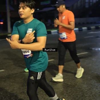 Runner Photo 7900237