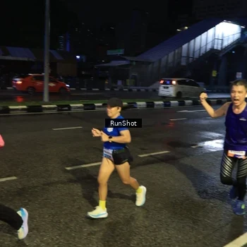 Runner Photo 7900254