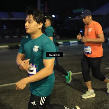 Runner Photo 7900262