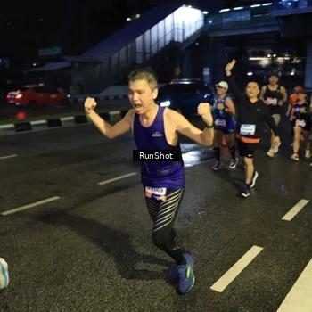 Runner Photo 7900265