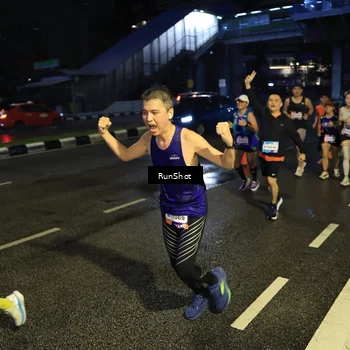 Runner Photo 7900272