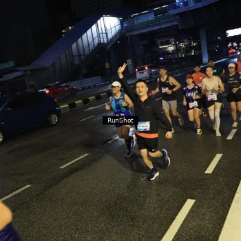 Runner Photo 7900276
