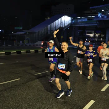 Runner Photo 7900298