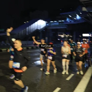 Runner Photo 7900300