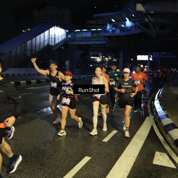Runner Photo 7900306