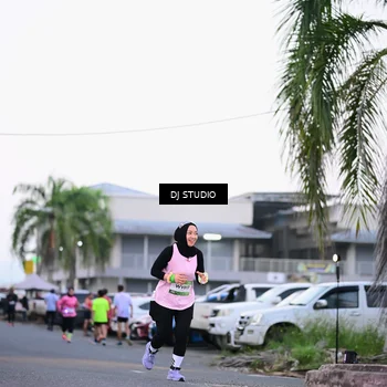 Runner Photo 7900312