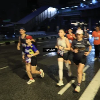 Runner Photo 7900336