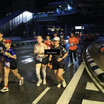 Runner Photo 7900337