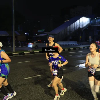 Runner Photo 7900342