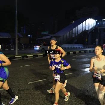 Runner Photo 7900344