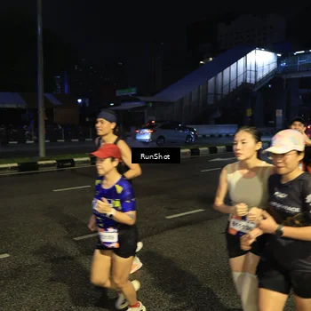 Runner Photo 7900354