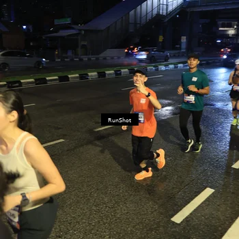 Runner Photo 7900374