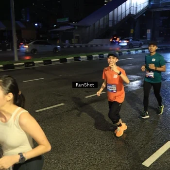 Runner Photo 7900381