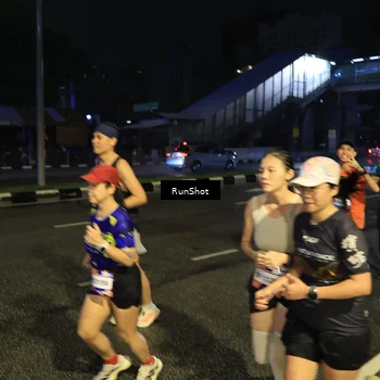 Runner Photo 7900386