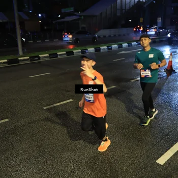Runner Photo 7900391