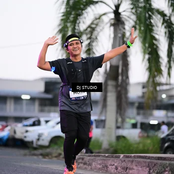 Runner Photo 7900398