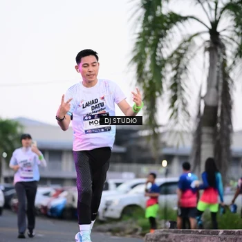 Runner Photo 7900409
