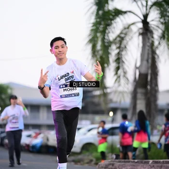 Runner Photo 7900418