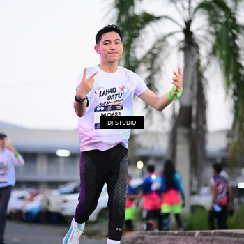 Runner Photo 7900420