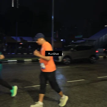 Runner Photo 7900504