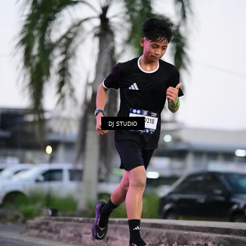 Runner Photo 7900513
