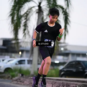 Runner Photo 7900518