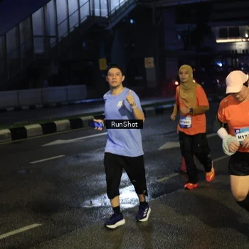 Runner Photo 7900536