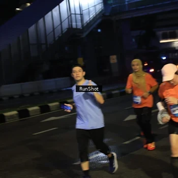 Runner Photo 7900544