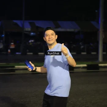 Runner Photo 7900605