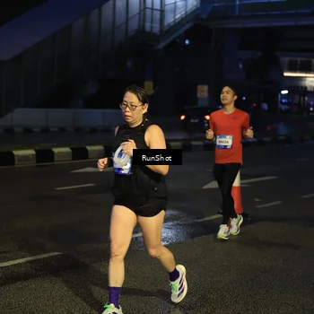 Runner Photo 7900624