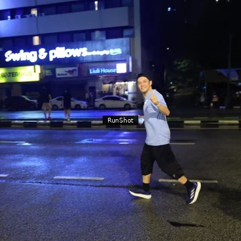 Runner Photo 7900633