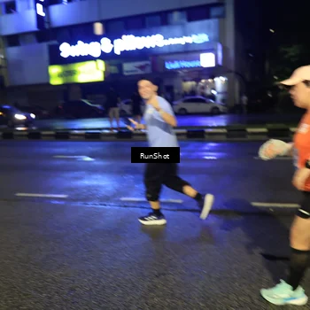 Runner Photo 7900663