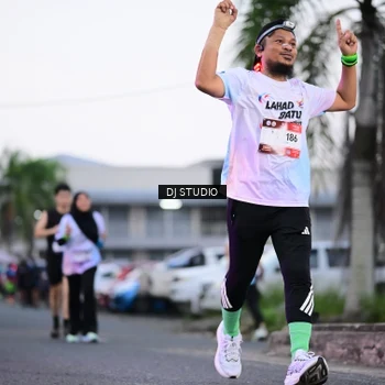 Runner Photo 7900710